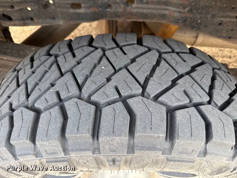 image for item DZ4995 2005 Ford F250 Super Duty Crew Cab pickup truck