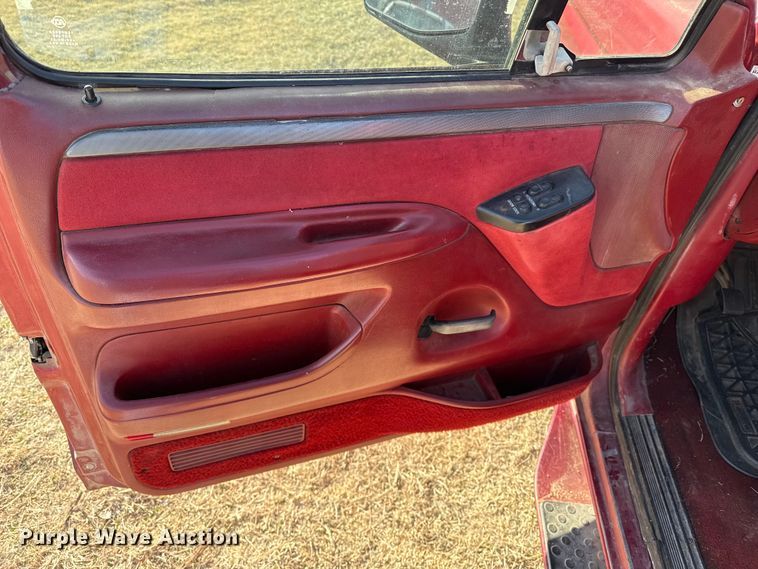 image for item DZ4998 1992 Ford F150 Flare Side pickup truck