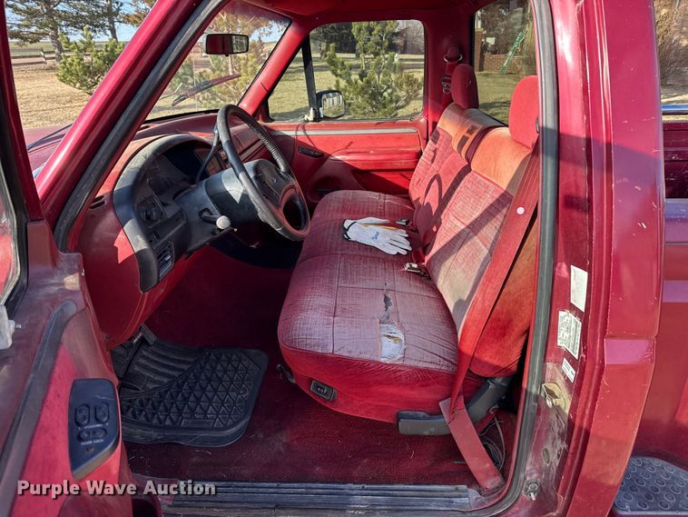 image for item DZ4998 1992 Ford F150 Flare Side pickup truck