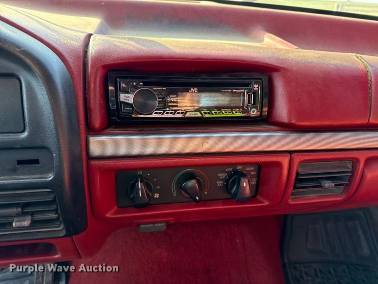 image for item DZ4998 1992 Ford F150 Flare Side pickup truck