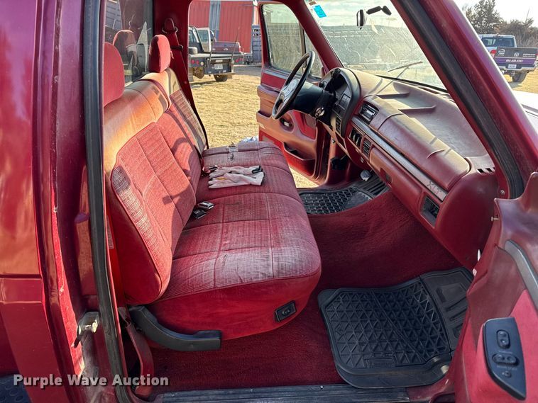 image for item DZ4998 1992 Ford F150 Flare Side pickup truck