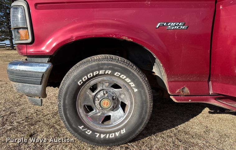 image for item DZ4998 1992 Ford F150 Flare Side pickup truck