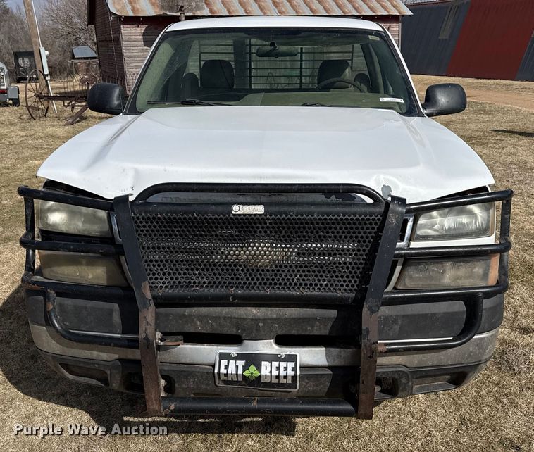 image for item DZ4999 2006 Chevrolet 2500HD bale bed pickup truck