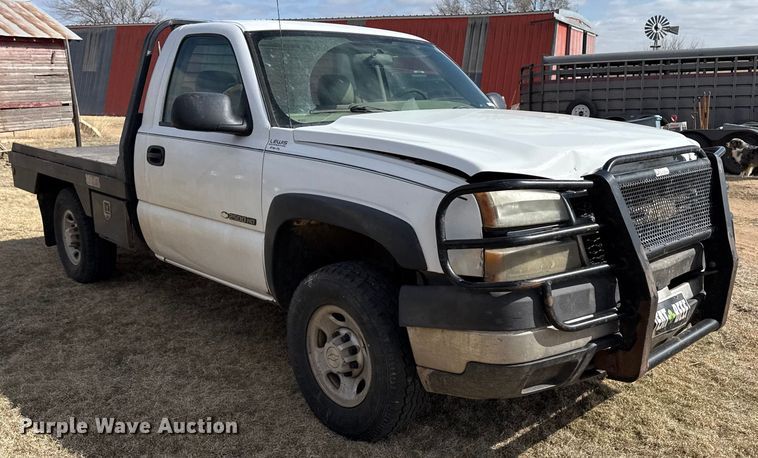 image for item DZ4999 2006 Chevrolet 2500HD bale bed pickup truck