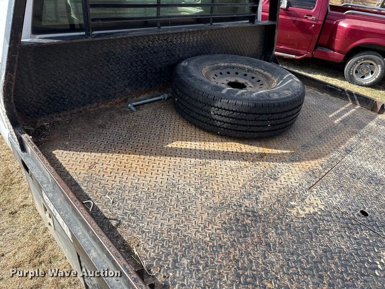 image for item DZ4999 2006 Chevrolet 2500HD bale bed pickup truck