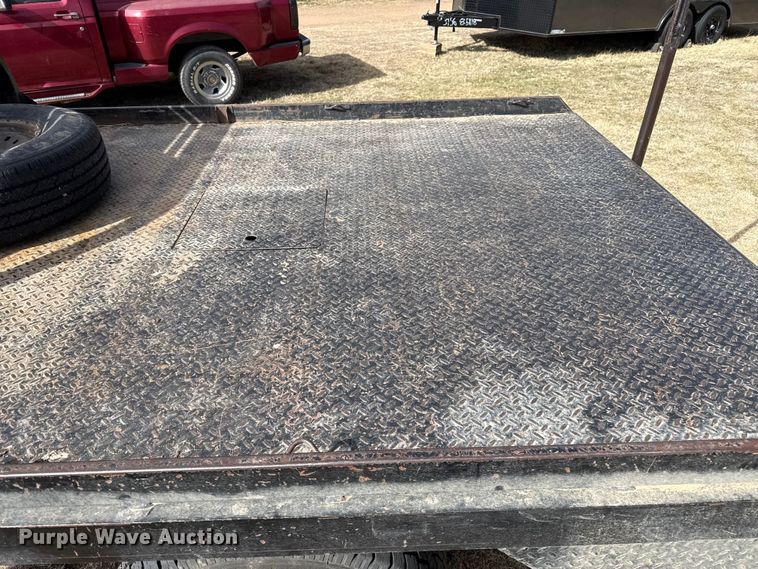 image for item DZ4999 2006 Chevrolet 2500HD bale bed pickup truck