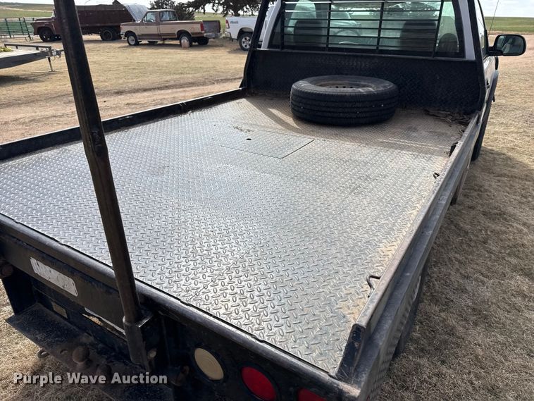 image for item DZ4999 2006 Chevrolet 2500HD bale bed pickup truck