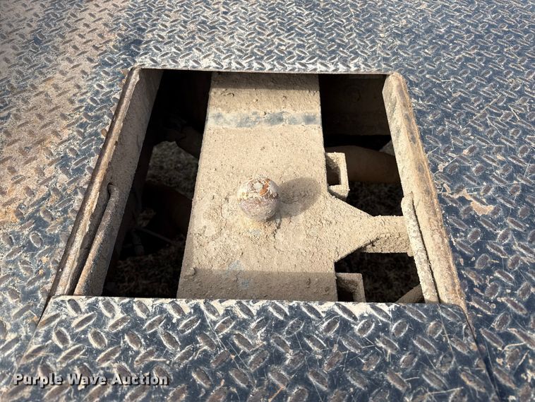 image for item DZ4999 2006 Chevrolet 2500HD bale bed pickup truck