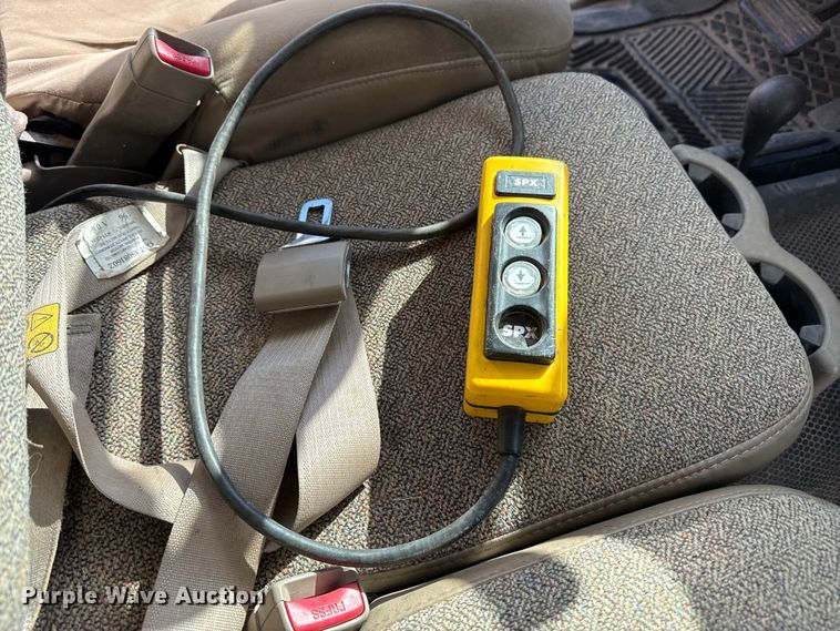 image for item DZ4999 2006 Chevrolet 2500HD bale bed pickup truck