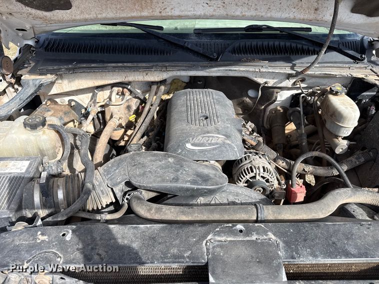 image for item DZ4999 2006 Chevrolet 2500HD bale bed pickup truck