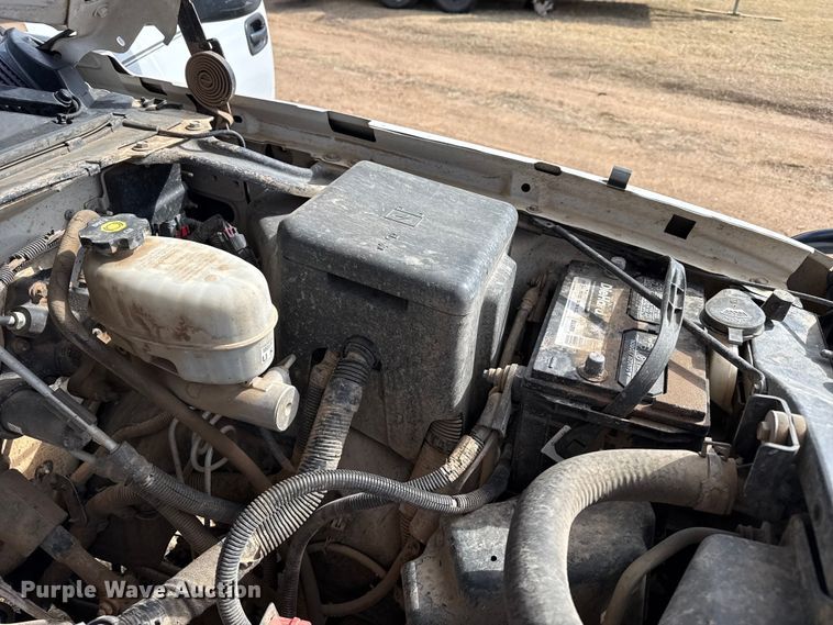 image for item DZ4999 2006 Chevrolet 2500HD bale bed pickup truck