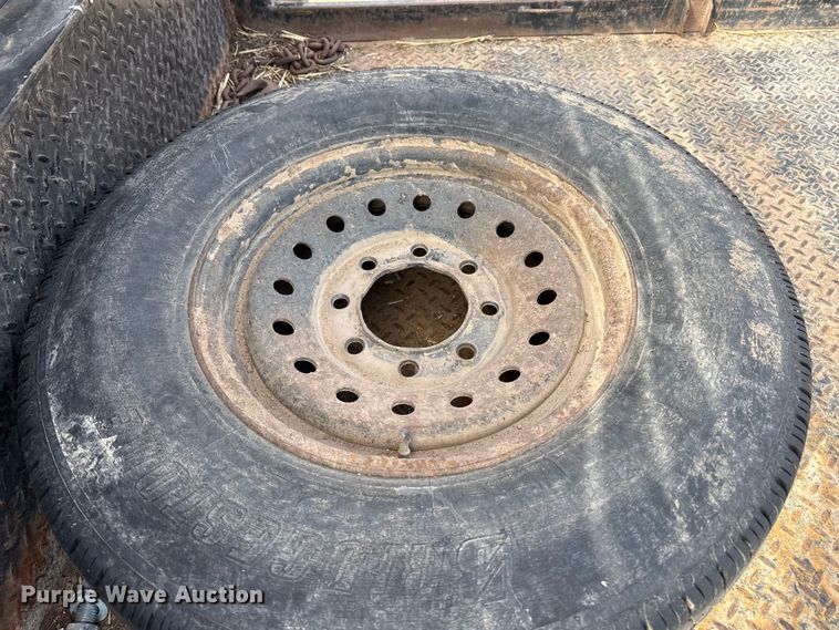 image for item DZ4999 2006 Chevrolet 2500HD bale bed pickup truck