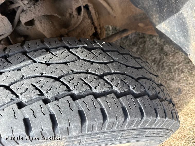 image for item DZ4999 2006 Chevrolet 2500HD bale bed pickup truck