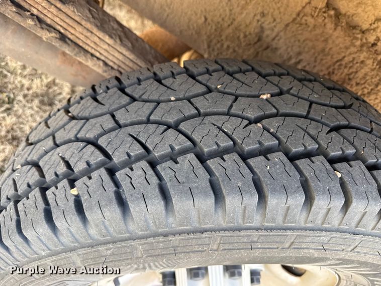 image for item DZ4999 2006 Chevrolet 2500HD bale bed pickup truck