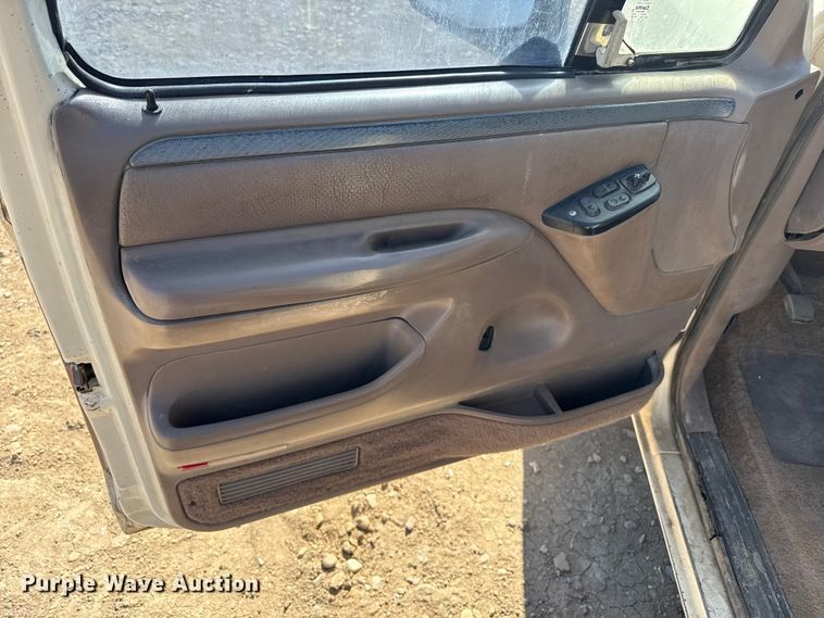 image for item DZ5011 1994 Ford F250 Ext. Cab pickup truck