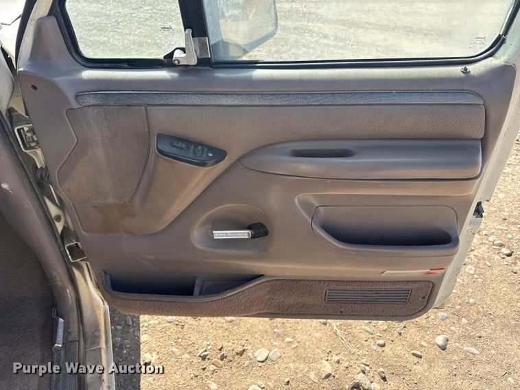 image for item DZ5011 1994 Ford F250 Ext. Cab pickup truck