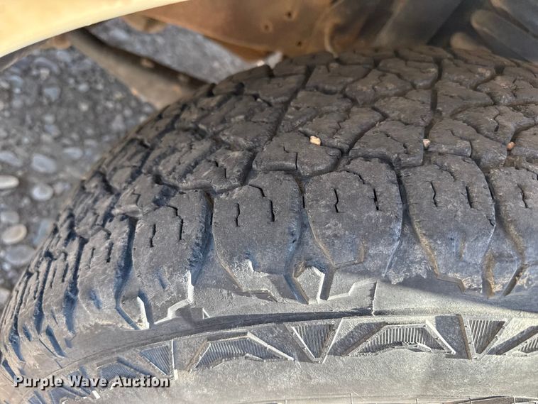 image for item DZ5011 1994 Ford F250 Ext. Cab pickup truck