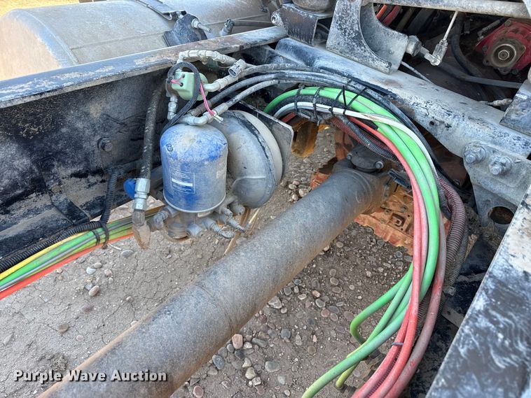 image for item DZ5012 2023 International HX620 truck cab and chassis