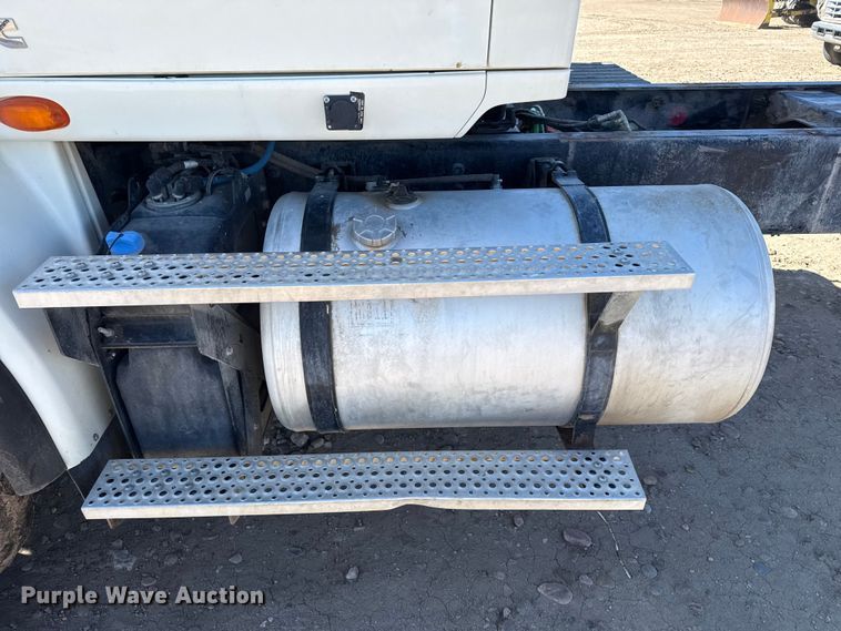 image for item DZ5012 2023 International HX620 truck cab and chassis