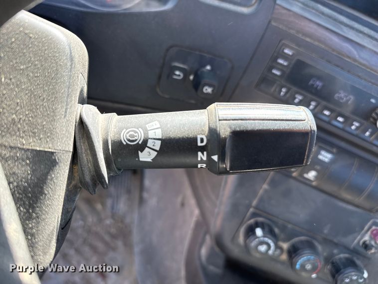 image for item DZ5012 2023 International HX620 truck cab and chassis