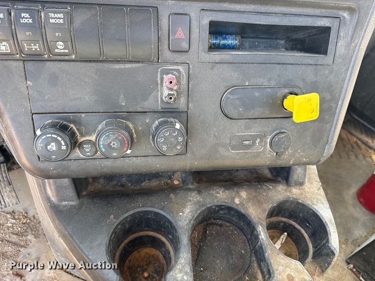 image for item DZ5012 2023 International HX620 truck cab and chassis