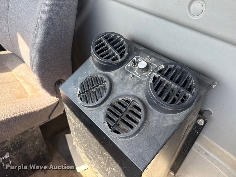 image for item DZ5012 2023 International HX620 truck cab and chassis