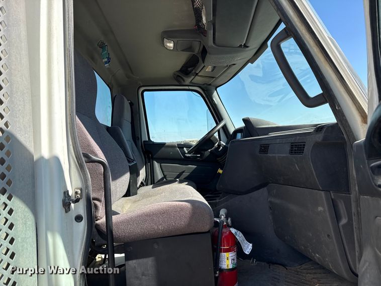 image for item DZ5012 2023 International HX620 truck cab and chassis