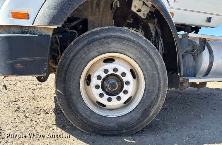 image for item DZ5012 2023 International HX620 truck cab and chassis