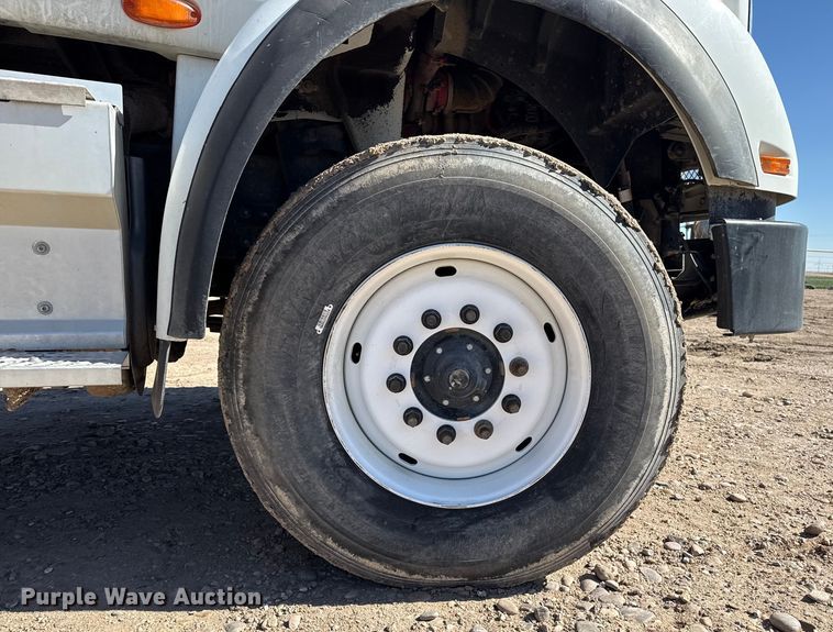 image for item DZ5012 2023 International HX620 truck cab and chassis