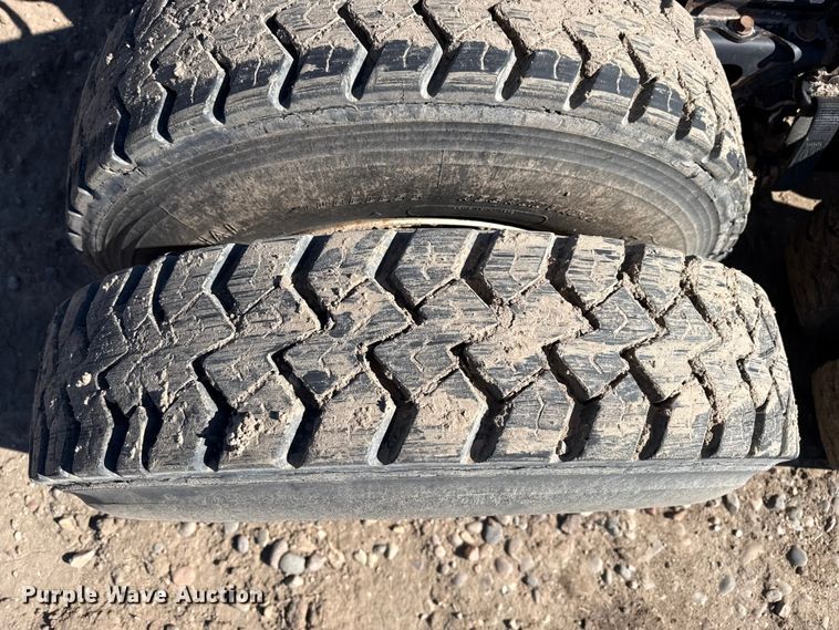 image for item DZ5012 2023 International HX620 truck cab and chassis