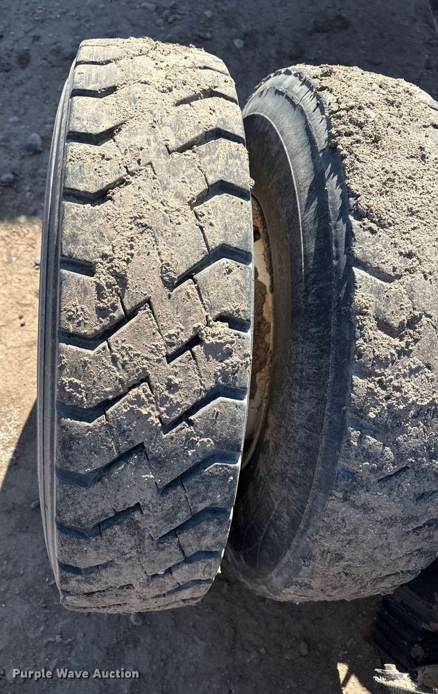 image for item DZ5012 2023 International HX620 truck cab and chassis