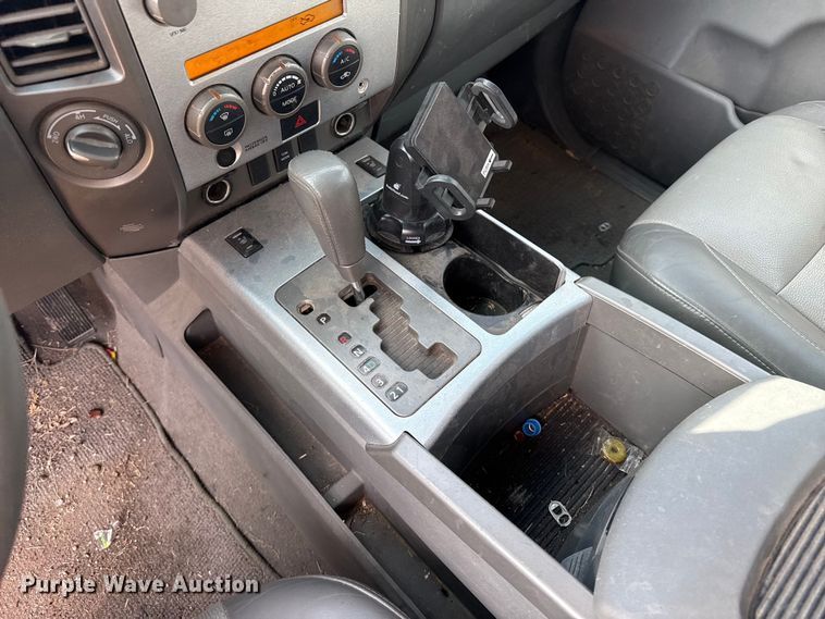 image for item DZ5019 2006 Nissan Titan Crew Cab pickup truck