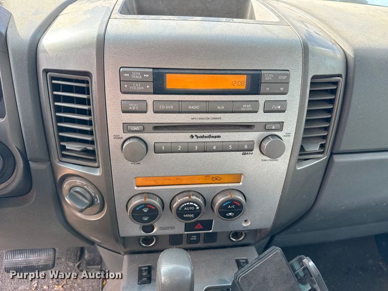 image for item DZ5019 2006 Nissan Titan Crew Cab pickup truck