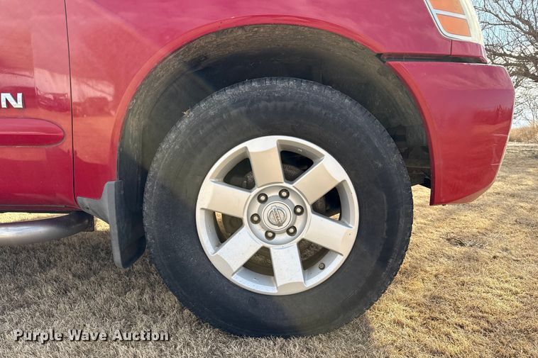 image for item DZ5019 2006 Nissan Titan Crew Cab pickup truck