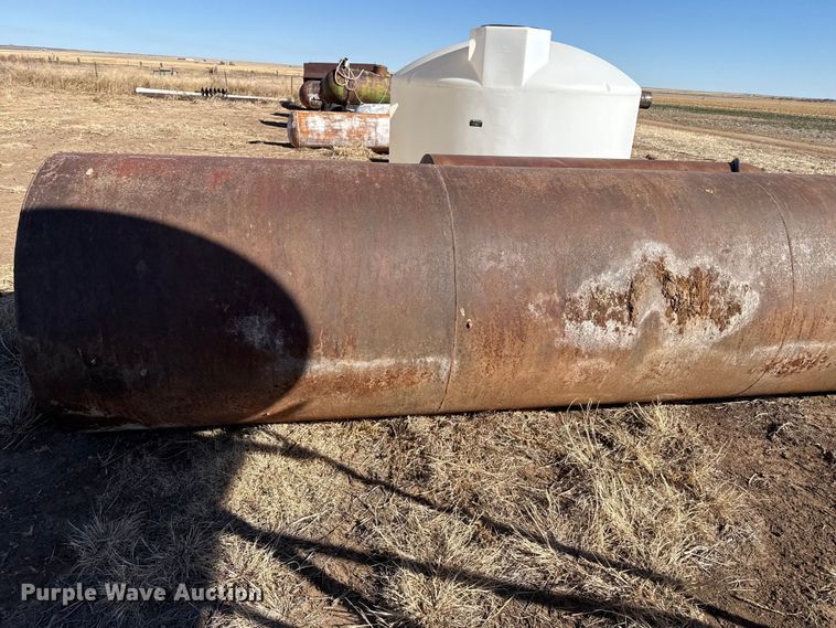 image for item DZ5112 (2) fuel tanks