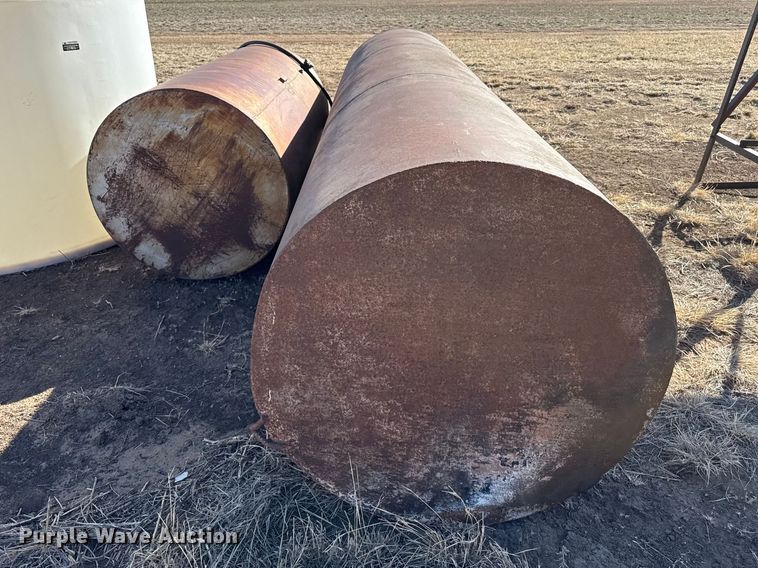 image for item DZ5112 (2) fuel tanks