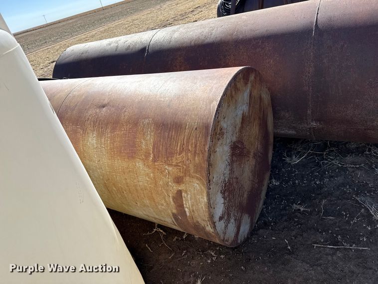 image for item DZ5112 (2) fuel tanks