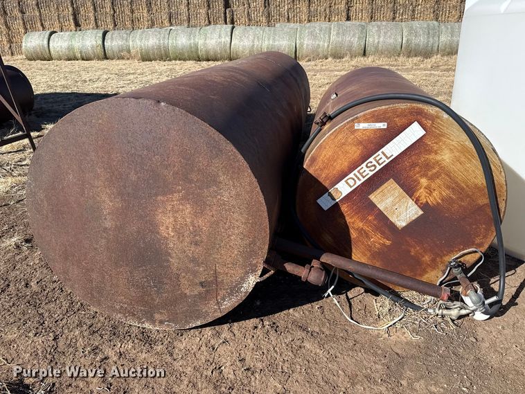 image for item DZ5112 (2) fuel tanks