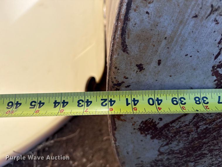 image for item DZ5112 (2) fuel tanks