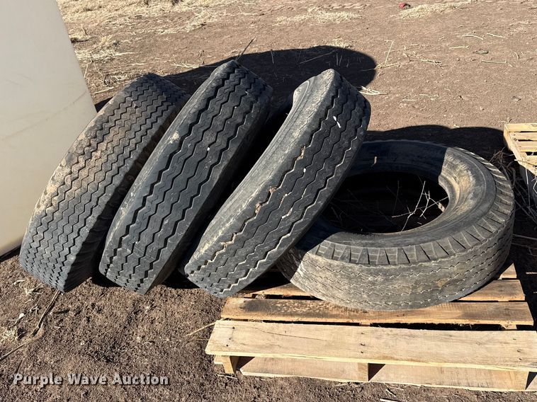 image for item DZ5114 (4) 9.00-20 tires