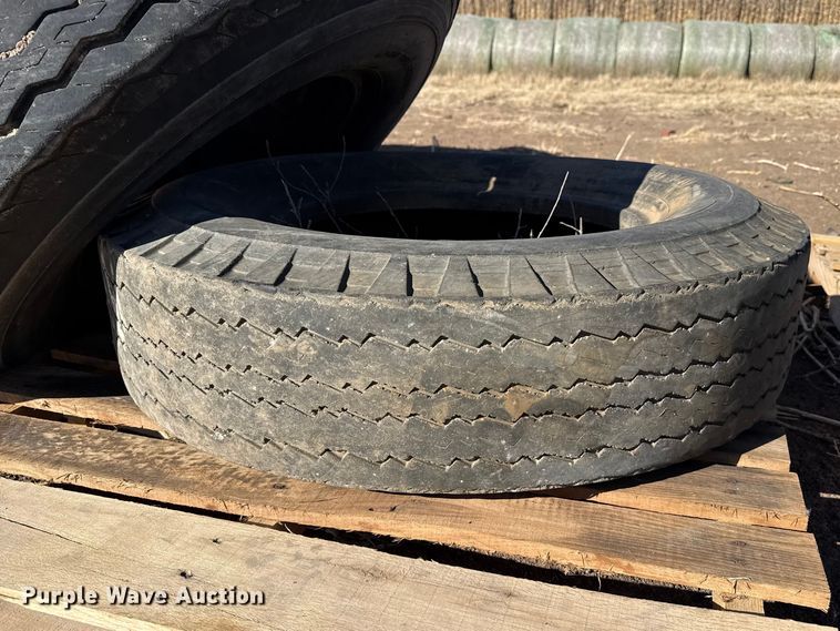 image for item DZ5114 (4) 9.00-20 tires