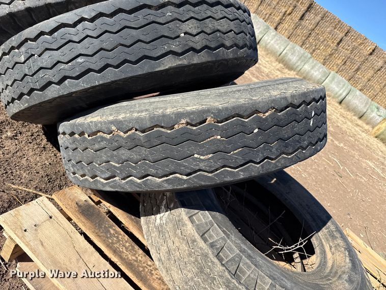 image for item DZ5114 (4) 9.00-20 tires