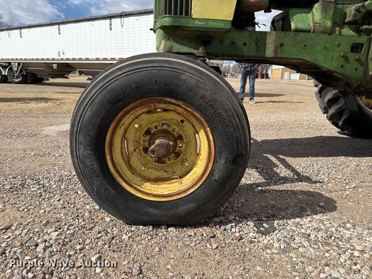 image for item DZ5123 1957 John Deere 720 tractor