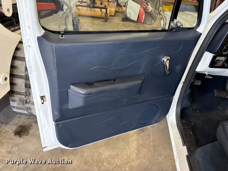 image for item DZ5127 1983 Chevrolet C10 pickup truck