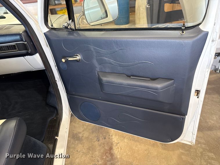 image for item DZ5127 1983 Chevrolet C10 pickup truck