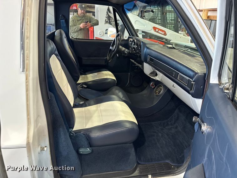 image for item DZ5127 1983 Chevrolet C10 pickup truck