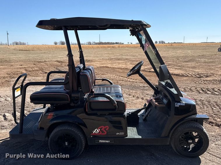 image for item DZ5128 2010 Tomberlin E-Merge 500 golf cart