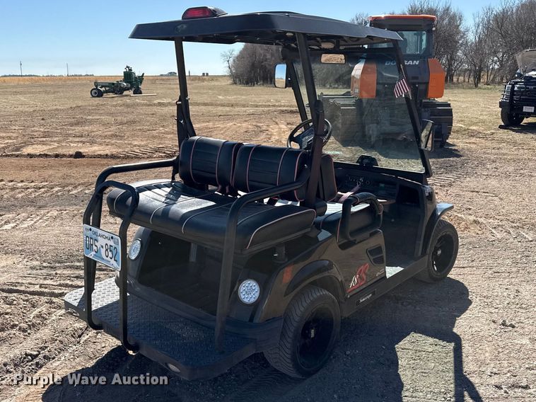 image for item DZ5128 2010 Tomberlin E-Merge 500 golf cart