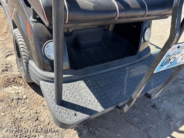 image for item DZ5128 2010 Tomberlin E-Merge 500 golf cart