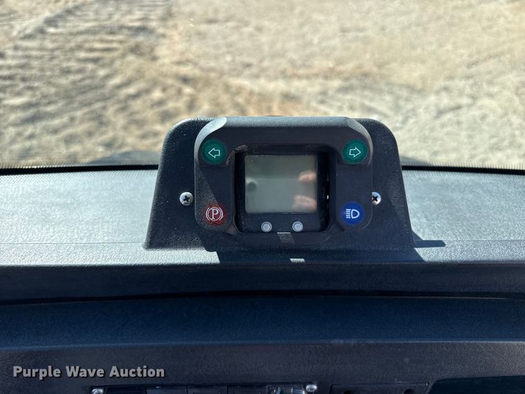 image for item DZ5128 2010 Tomberlin E-Merge 500 golf cart